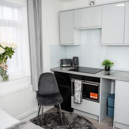 Small But Cozy Studio, Great Tube Connection ロンドン エクステリア 写真