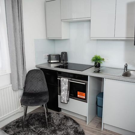 Small But Cozy Studio, Great Tube Connection ロンドン エクステリア 写真