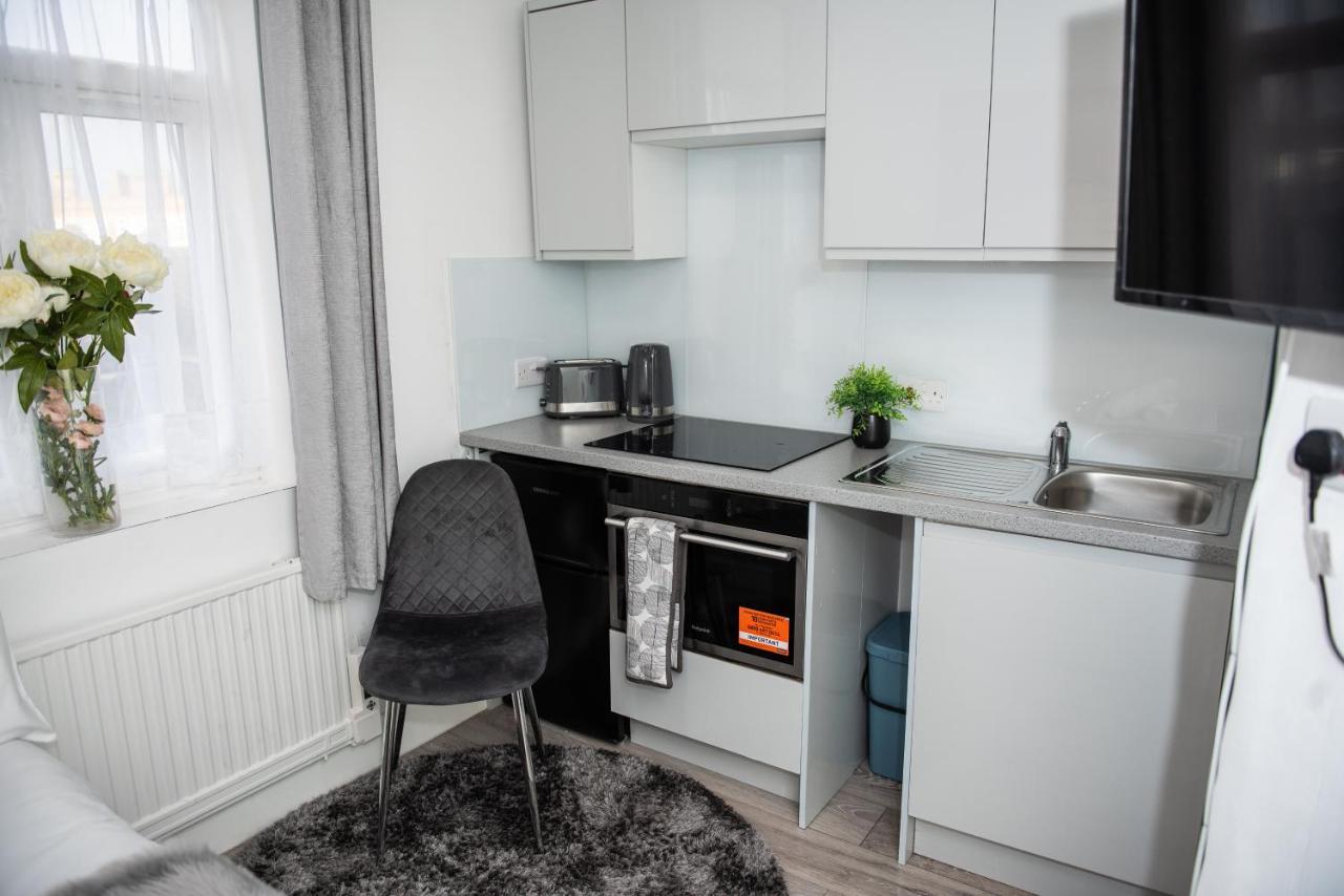 Small But Cozy Studio, Great Tube Connection ロンドン エクステリア 写真